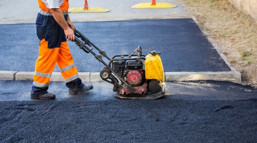 Professional gutter cleaning in Bridgewater, SD